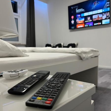 Freshly Renovated City Apartments Essen Kitchen Wifi Near Duesseldorf Airport Buitenkant foto